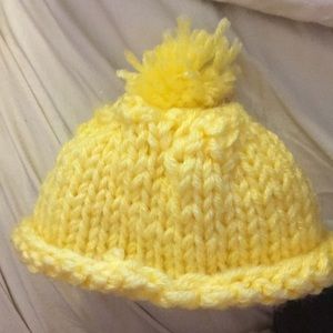 Newborns yellow hand knit hat